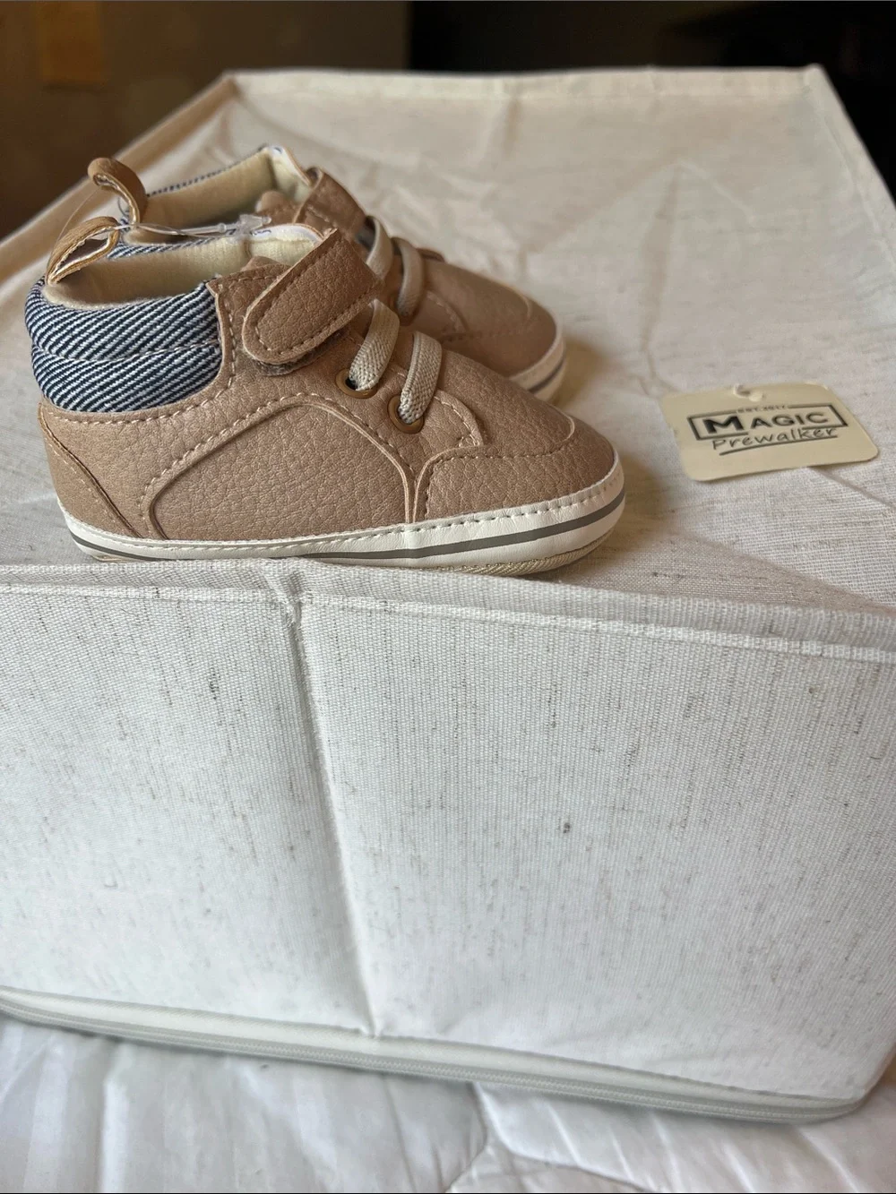 SHEIN Tan High-Top Baby Walking Shoes with Striped Collar